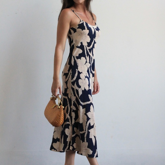 Vintage Dresses & Skirts - Vintage 100% Silk Navy and Tan Hawaiian Print Midi Dress